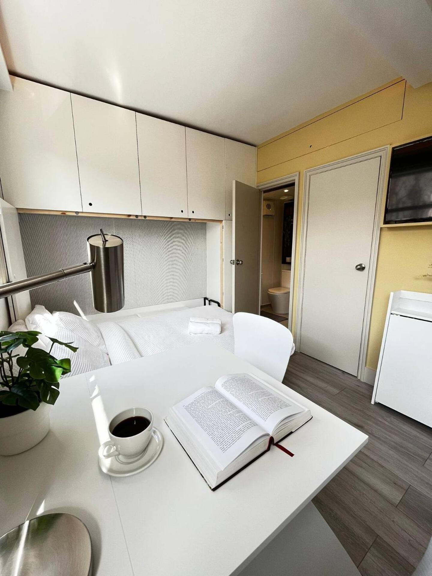 Apartment 10 Beachside Beauty Lux Steps From