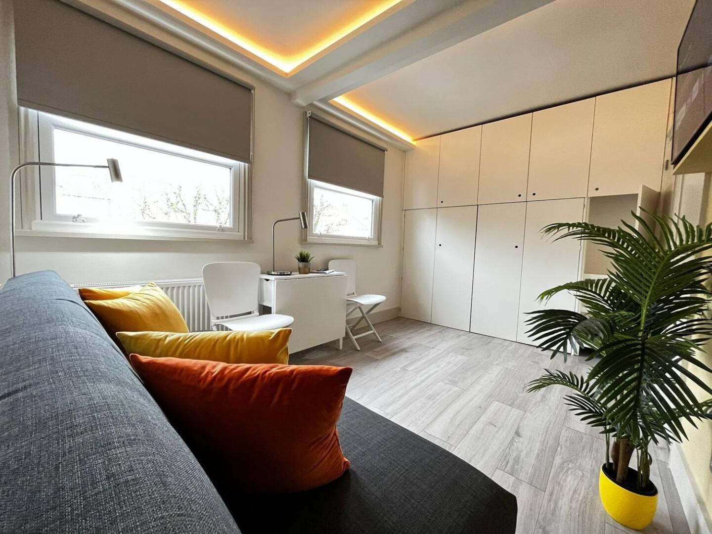 10 Beachside Beauty Lux Steps From Apartment