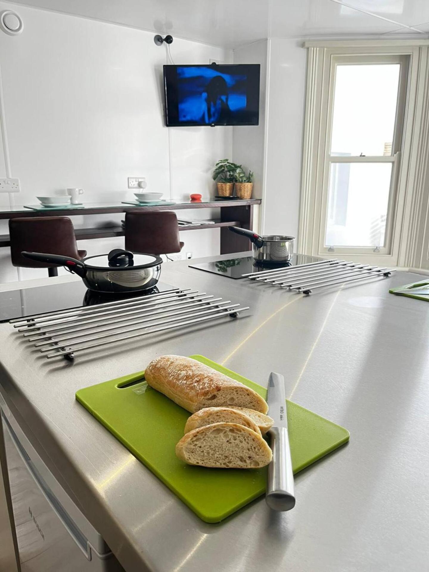 Apartment 10 Beachside Beauty Lux Steps From Brighton