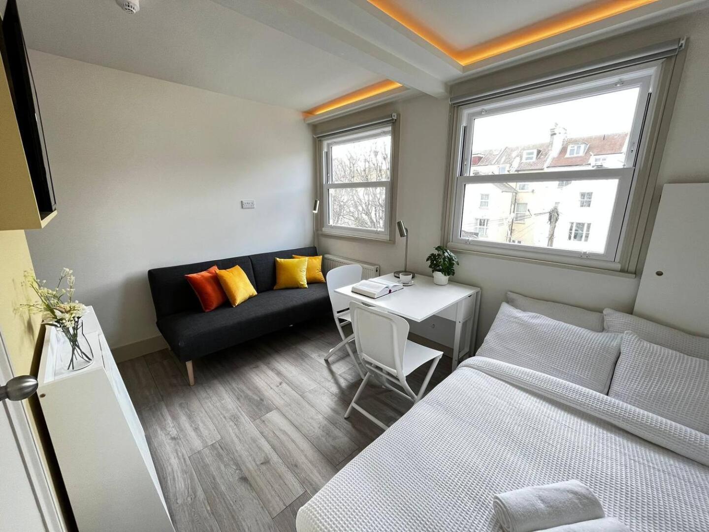 10 Beachside Beauty Lux Steps From Brighton